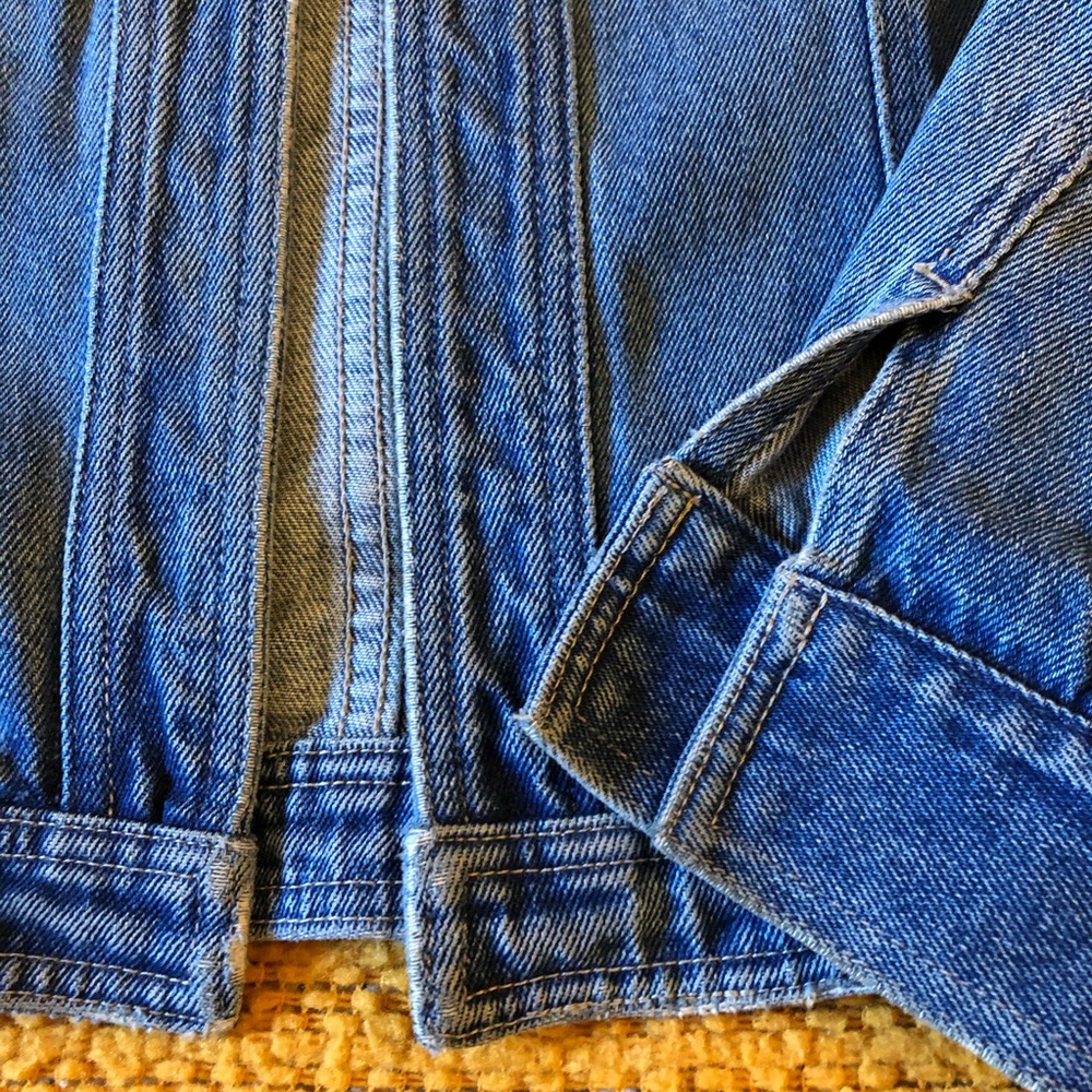 Unique Buttonless Jean Jacket - image 4